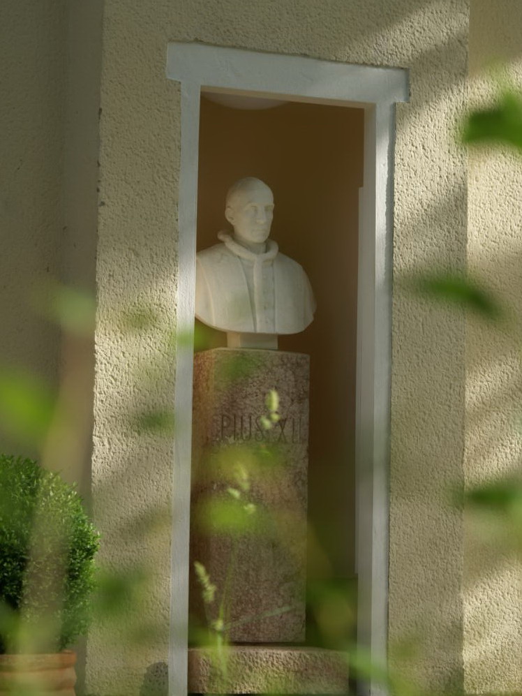 Pius-Bste in neuem zuhause