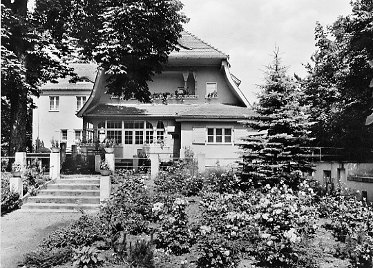 Haus Pius vom Garten aus