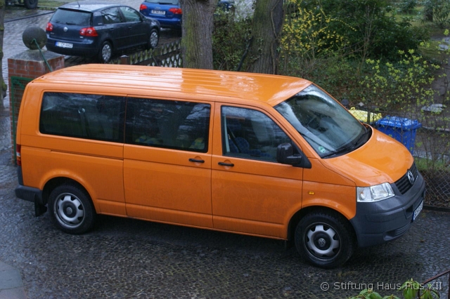 05_neuer Bus.JPG - ... dann gab es die Neuanschaffungen: z.B. einen neue Bus! Der alte wurde vor der Haustür einfach geklaut ...